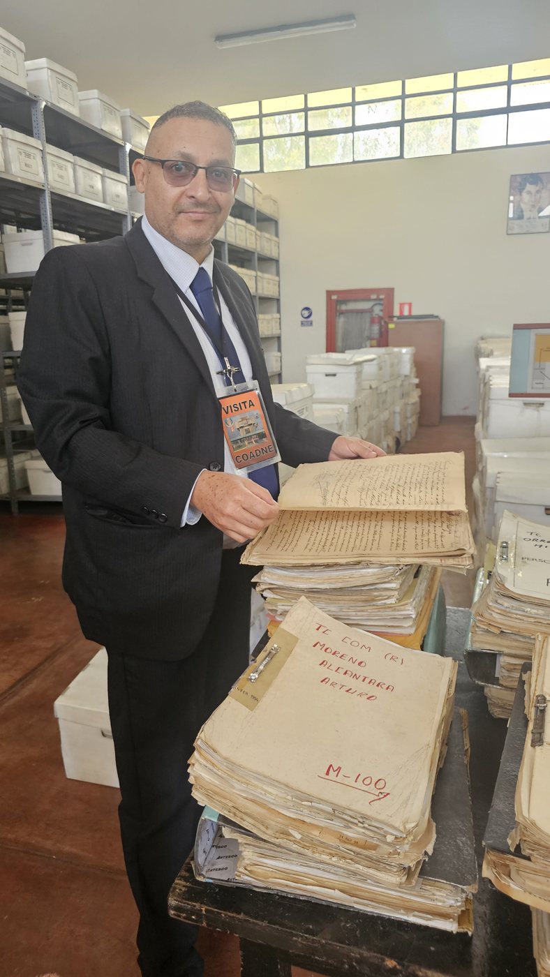 William R. Lizárraga — Archivo Central del Ejército, Lima-Perú